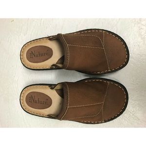 Via Nature Beige Leather Size 6.5